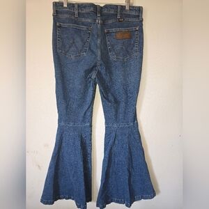 Women's Wrangler Blue Ultra-Flared Jeans Sz 32x34
